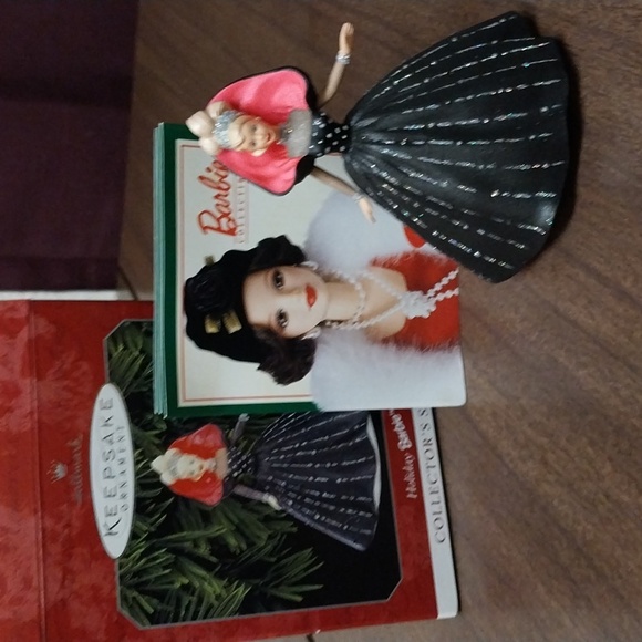 Hallmark Holiday Barbie - Picture 2 of 5